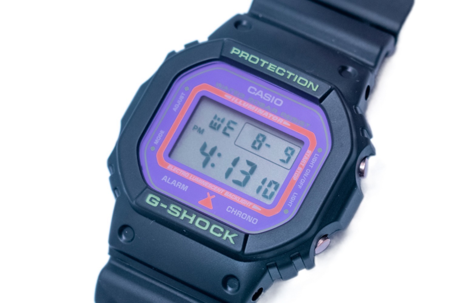 ヘルノ×G-SHOCKのコラボ腕時計、三角格子ラインが浮かび上がるブラック
