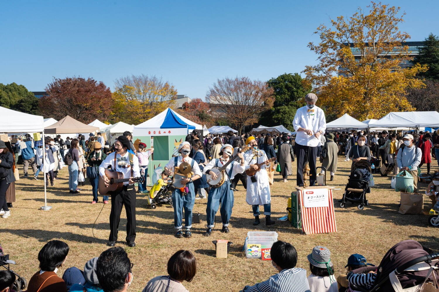 手紙社「神代団地 蚤の市」東京・調布の神代団地で開催、アンティークからビールまで40組が出店｜写真7