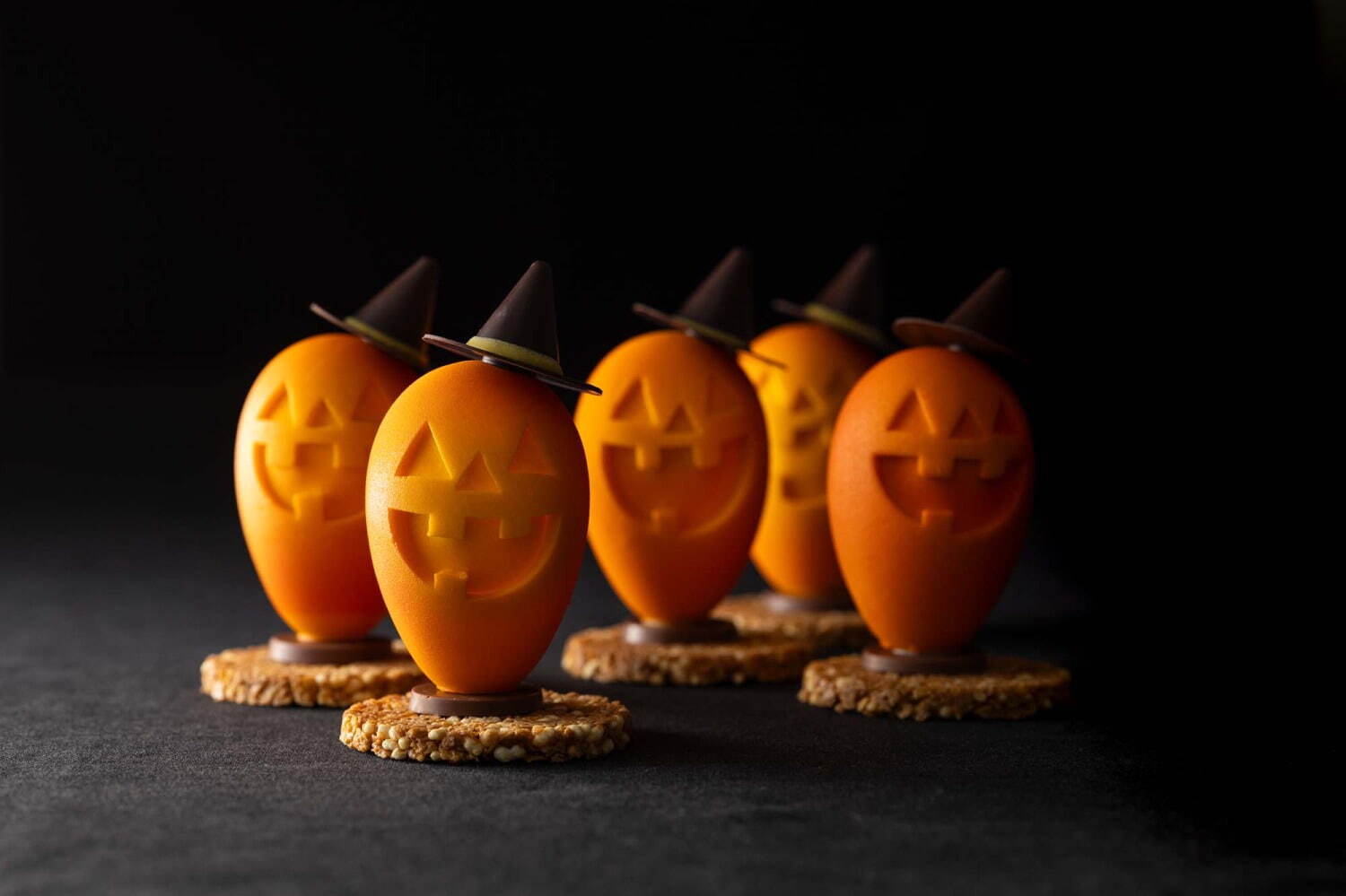 ザ・キャピトルホテル 東急のハロウィンスイーツ、“脳みそ”モンブランや“青い瞳”のムースケーキ｜写真6