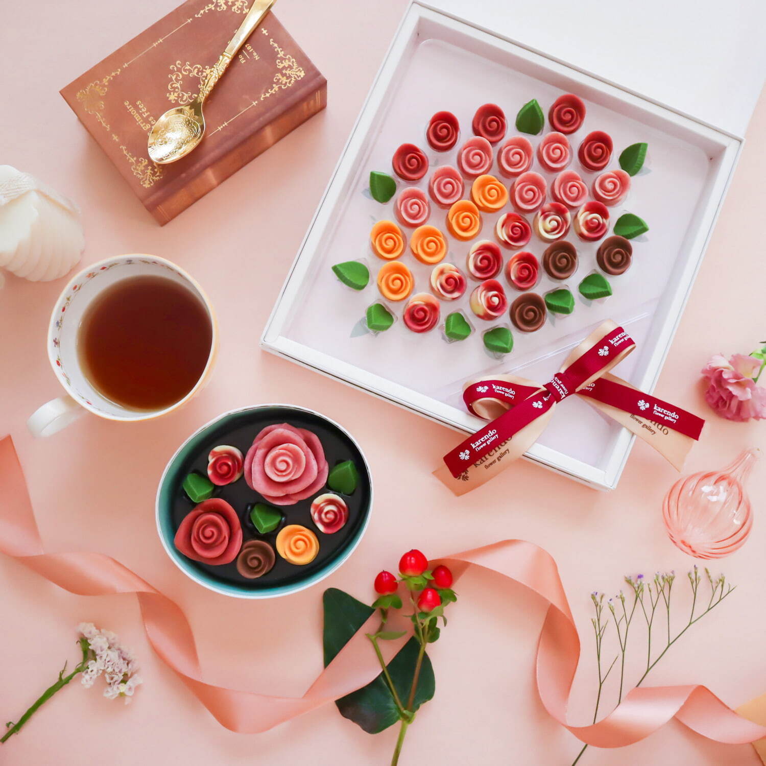 花屋が作るバラ型チョコレートに季節限定コスモスカラー、"花束風"ギフトボックスで｜写真10