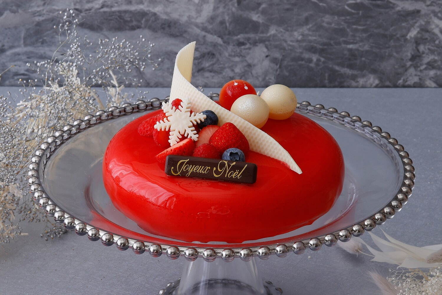ホテル インターコンチネンタル 東京ベイの23年クリスマスケーキ、銀世界なティラミス風ケーキなど｜写真9