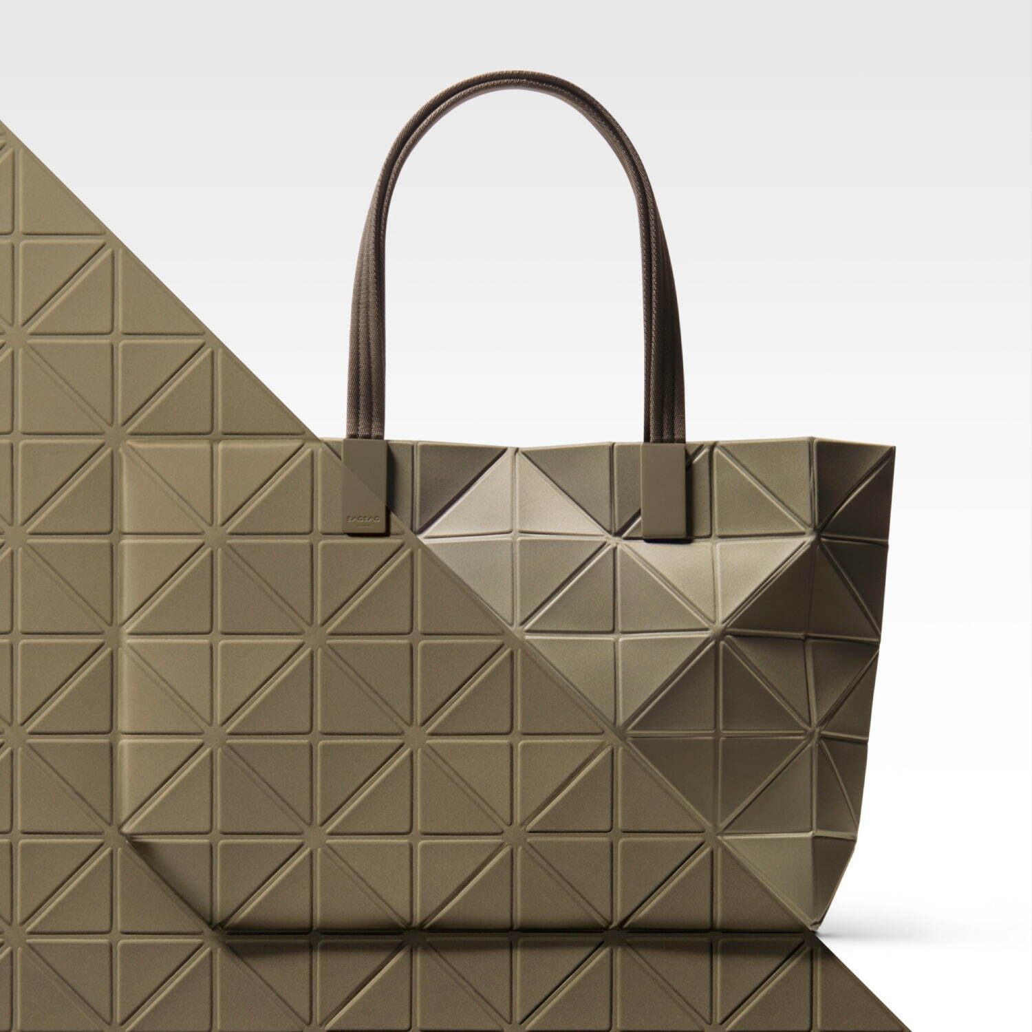 バオ バオ イッセイ ミヤケ(BAO BAO ISSEY MIYAKE) トラック｜写真5