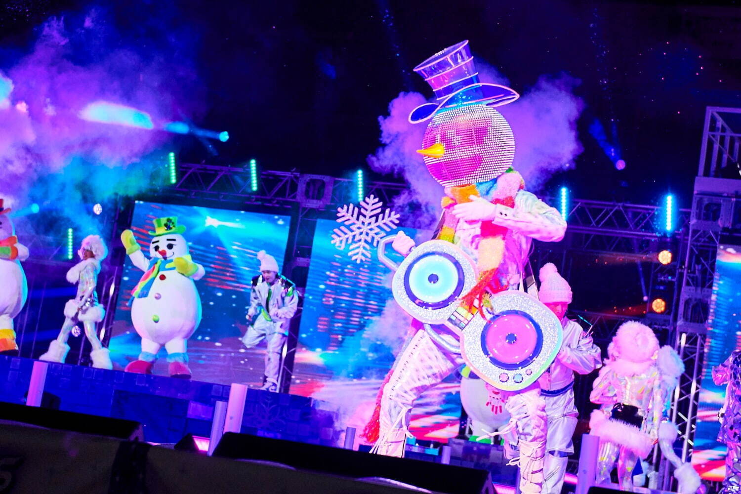 USJ「NO LIMIT！クリスマス 2023」“ド派手DJ”によるナイトショー＆30m越えのツリー｜写真12