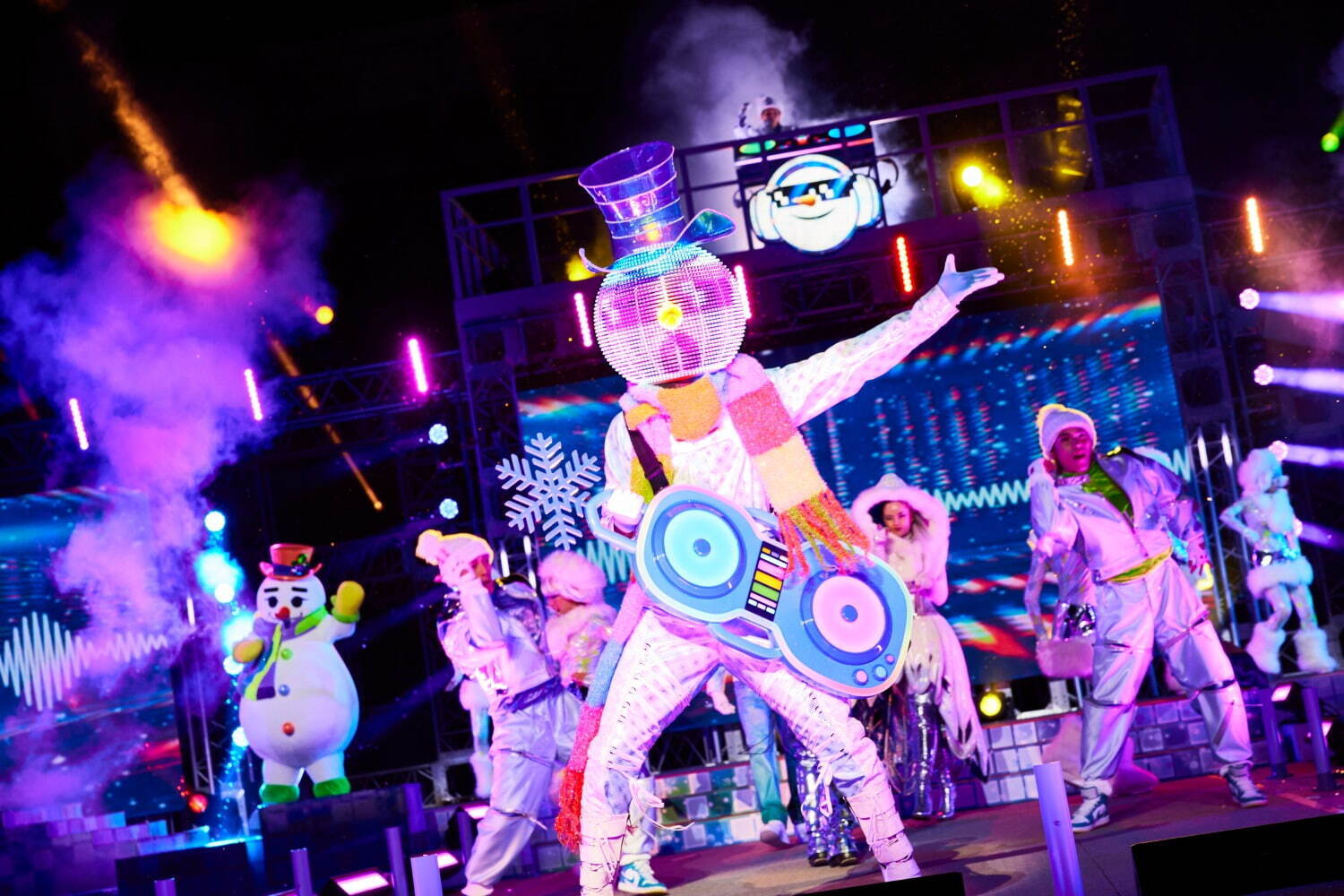 USJ「NO LIMIT！クリスマス 2023」“ド派手DJ”によるナイトショー＆30m越えのツリー｜写真11