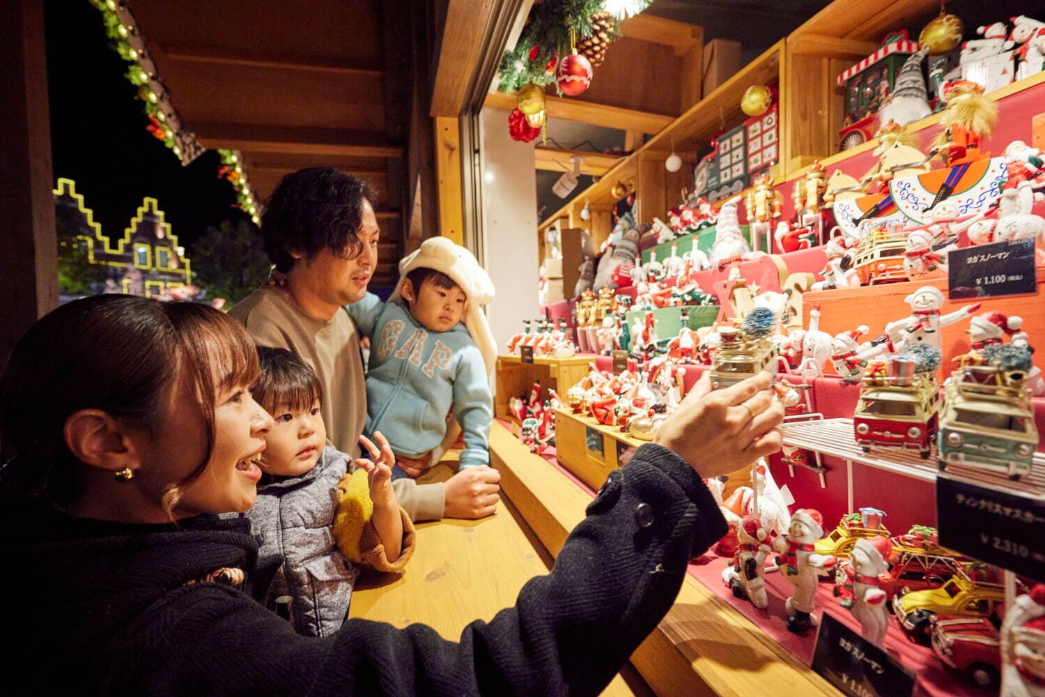 ハウステンボス「光の街のクリスマス」3階建てメリーゴーランド＆イルミネーション輝くマーケット｜写真13