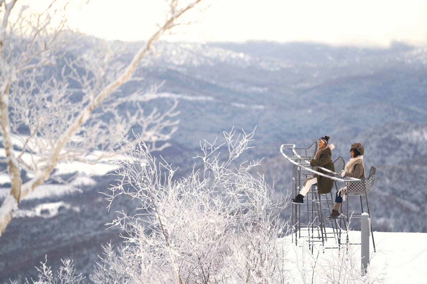 星野リゾート リゾナーレトマム「霧氷クリスマス」“まるでリース”な巨大ハンモックから楽しむ雪山の絶景｜写真4