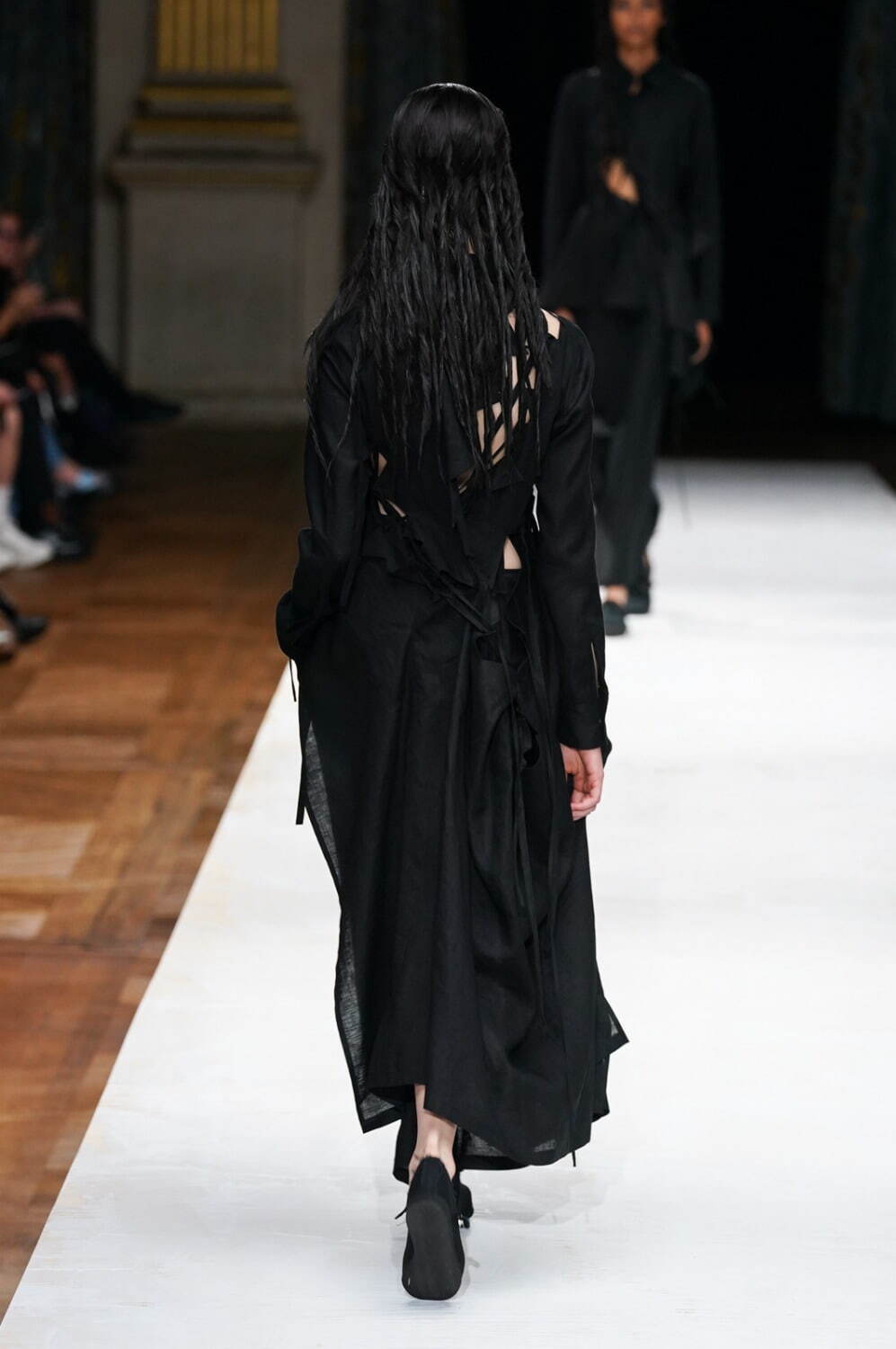 ヨウジヤマモト(Yohji Yamamoto) 2024年春夏ウィメンズコレクション  - 写真75