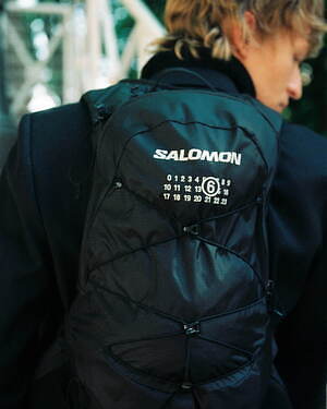 公式の mm6エムエムシックス×Salomonサロモン バックパック ショルダー