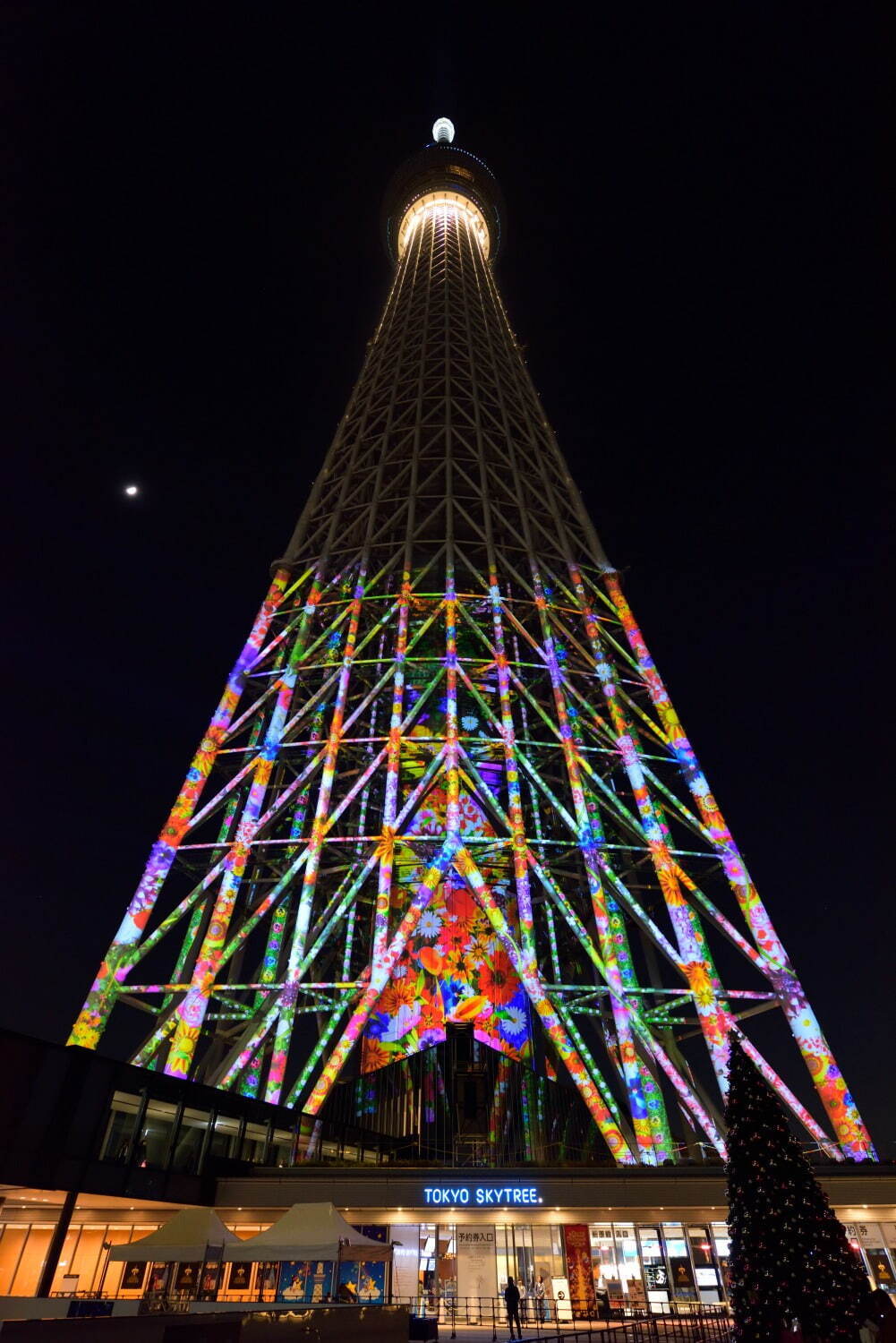 東京スカイツリータウンでクリスマスマーケット＆イルミネーション開催、雪化粧した8mのツリーも｜写真6