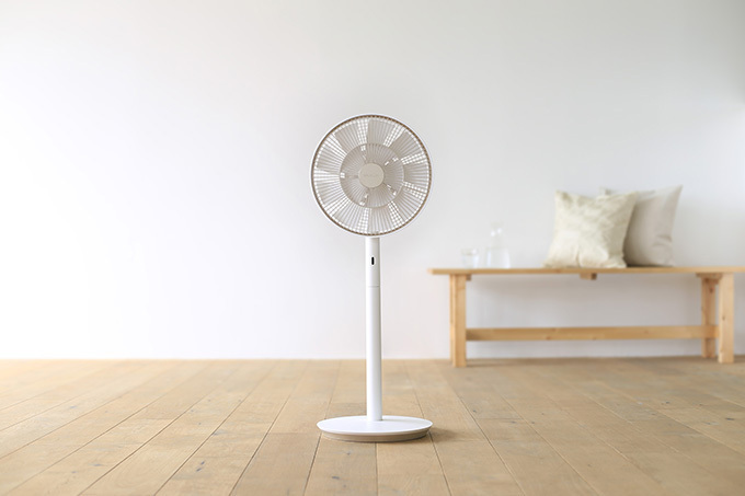 高級扇風機「GreenFan Japan」から限定色 - 美しくエコで自然界の風を