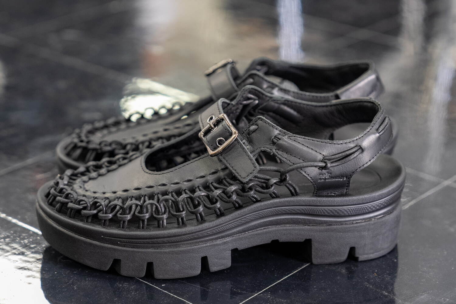 ノワール ケイ ニノミヤ(noir kei ninomiya), キーン(KEEN) ユニーク｜写真3