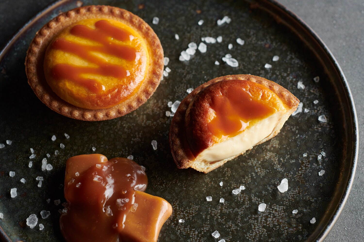 ベイク チーズタルト(BAKE CHEESE TART) 焼きたてチーズタルト 塩キャラメル｜写真4