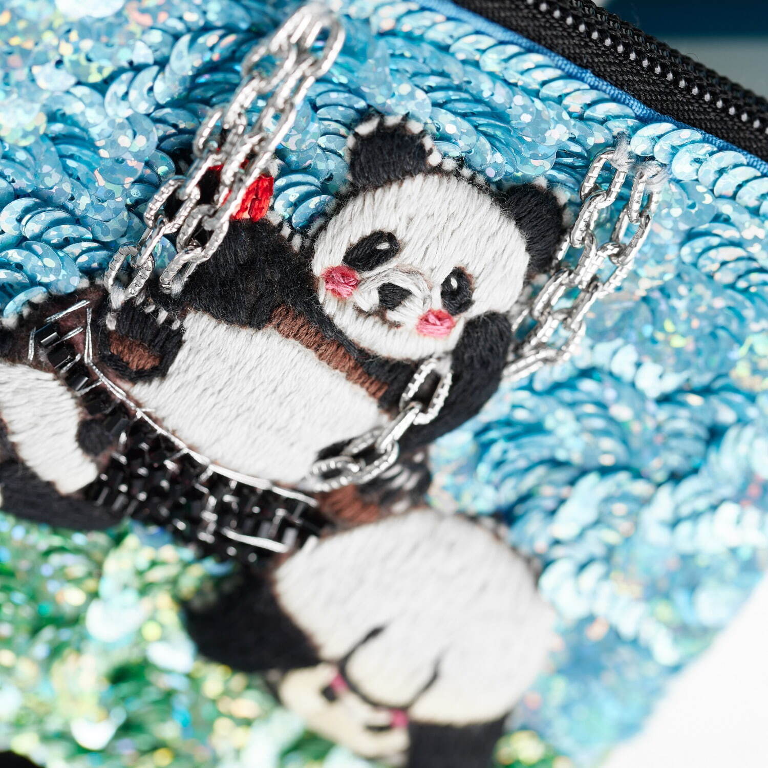 パンダのおしり”刺繍ポーチ＆チョコクランチのセット、大丸東京店の