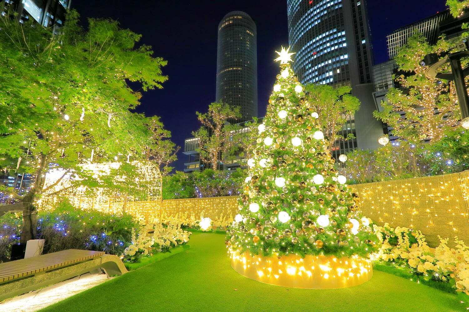 大名古屋ビルヂングのクリスマスイルミネーション、“シャンパン