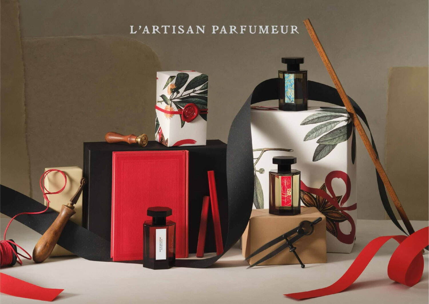 ラルチザン パフューム23年クリスマスコフレ、人気の香り5種を集めた