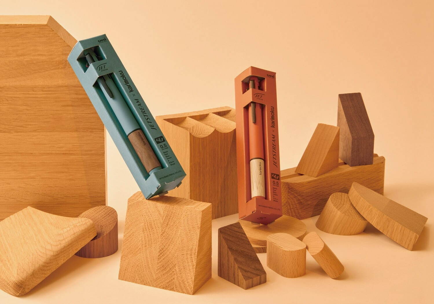 カリモク家具“木製グリップ”多機能ペン、三菱鉛筆「ジェットストリーム」とコラボで｜写真2