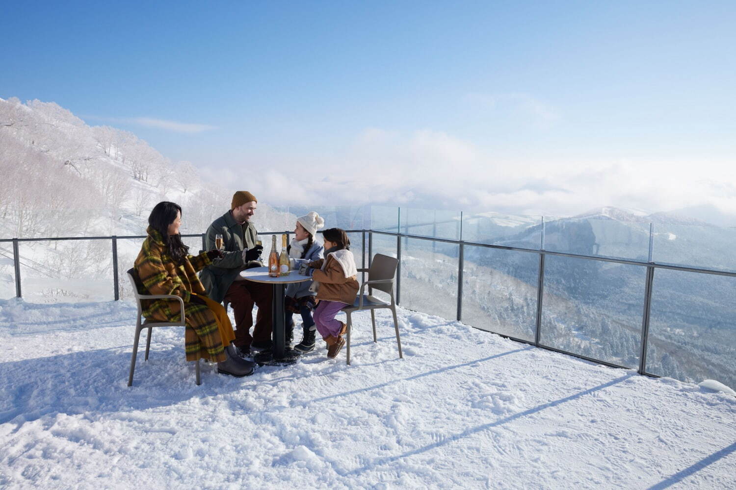 北海道・星野リゾート トマムの「絶景シャンパンテラス」絶景の雪山×シャンパン20種を堪能｜写真6