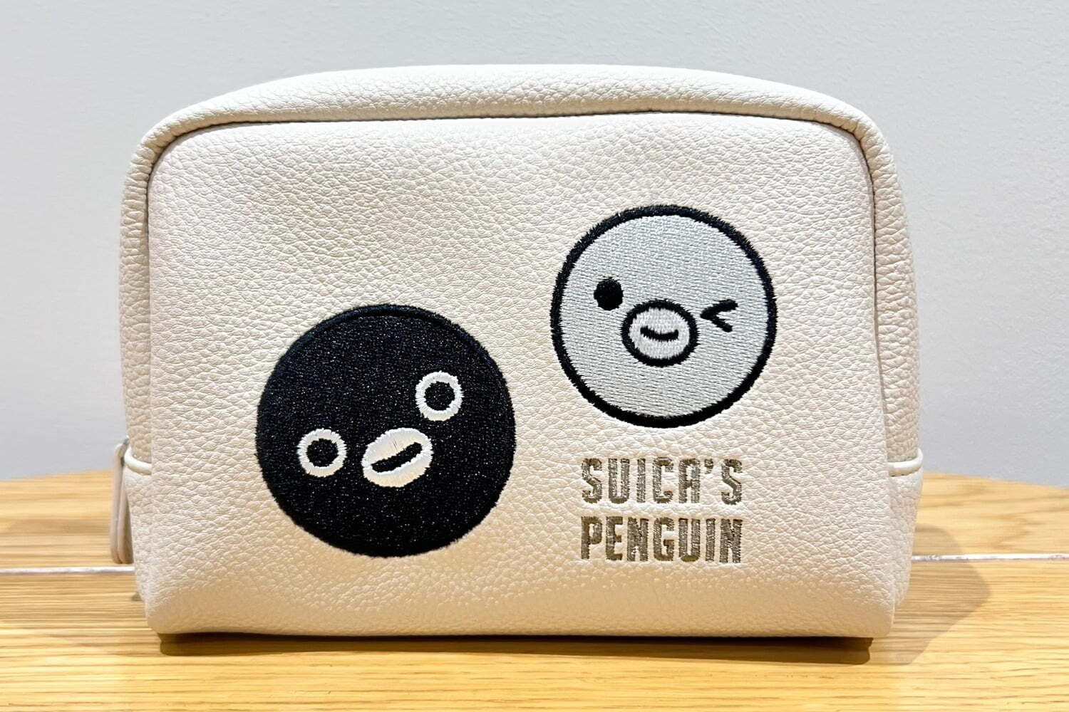 Suicaのペンギン」新作グッズ、フェイス刺繍入りポーチやパスケース