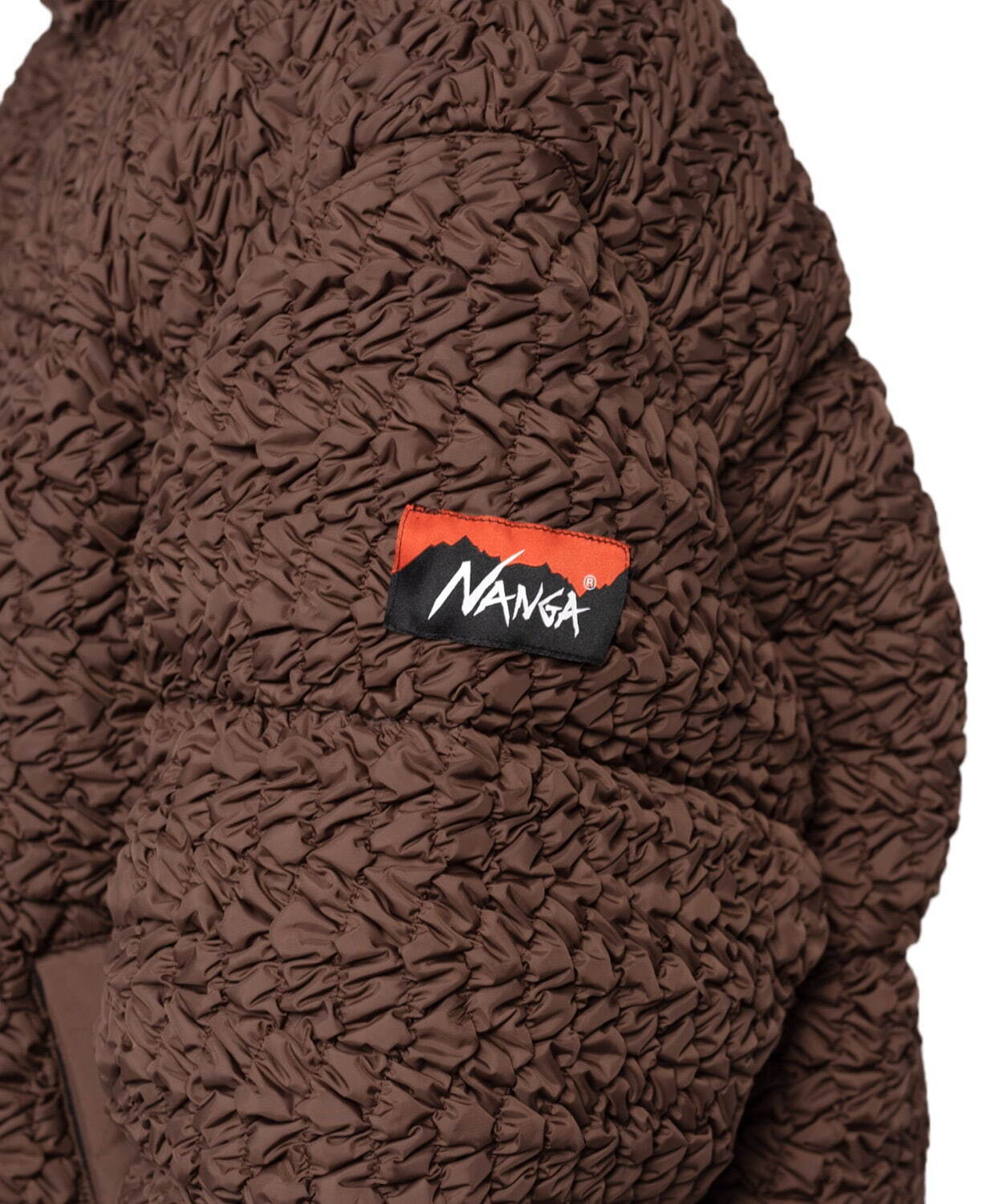 ナンガ×カミヤのダウンジャケット、“立体的な凹凸”素材を採用 - ファッションプレス