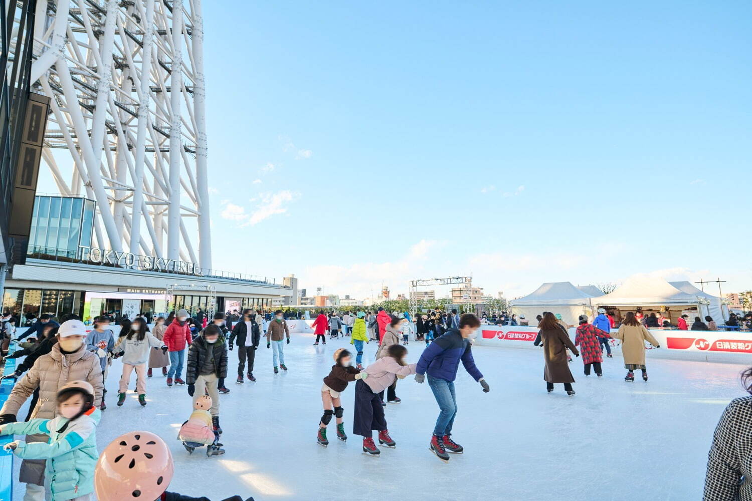 東京スカイツリータウン アイススケートパーク」“本物の氷”の屋外