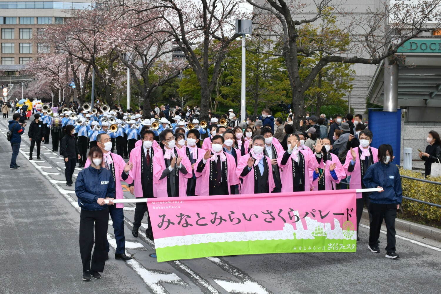 横浜「みなとみらい21 さくらフェスタ2024」“500mの桜並木”でグルメストリートなど｜写真2