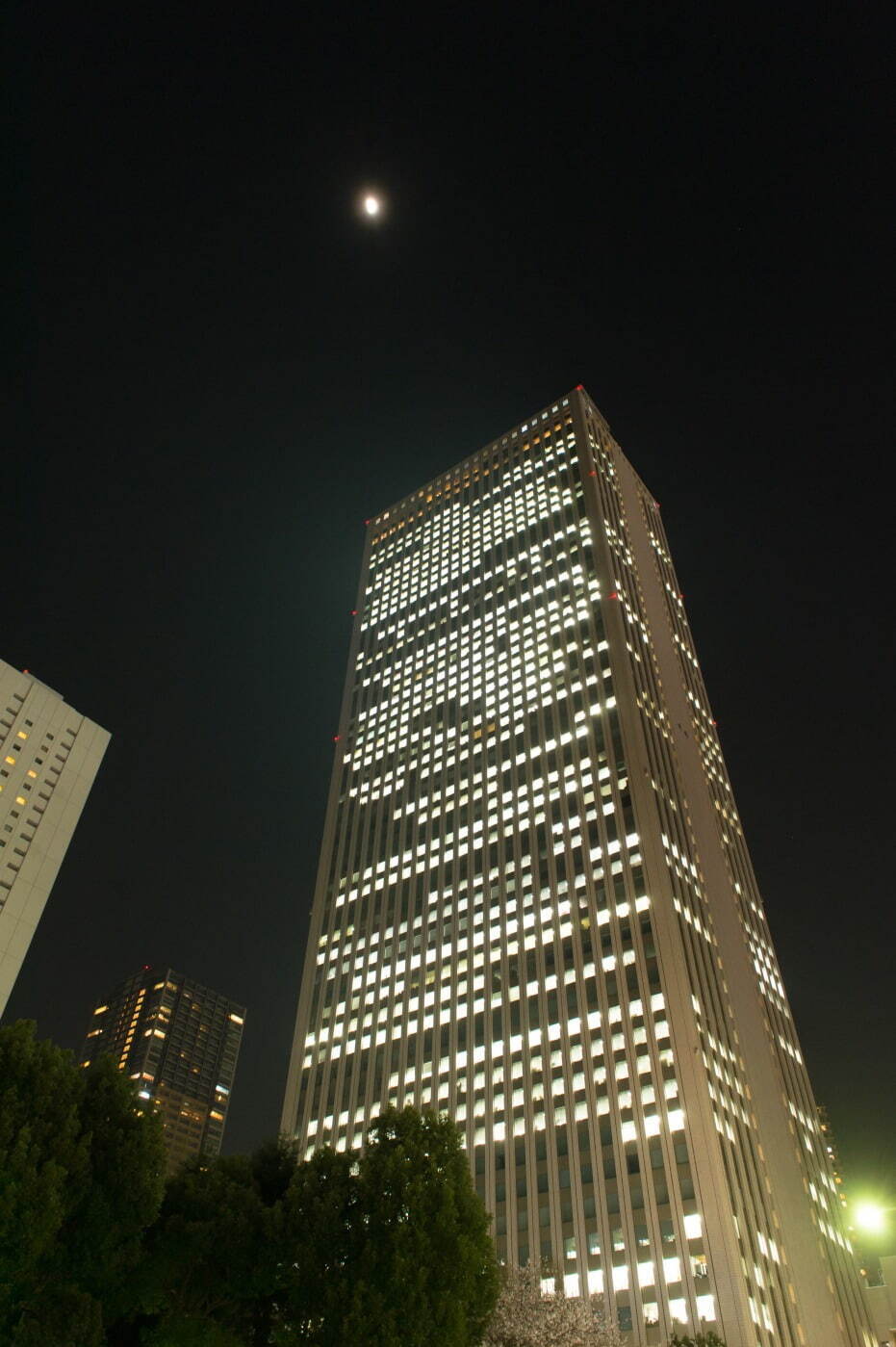 池袋サンシャインシティ「名探偵コナン 銀光の天空都市」展望台や水族館でコラボイベント、限定グッズも｜写真2