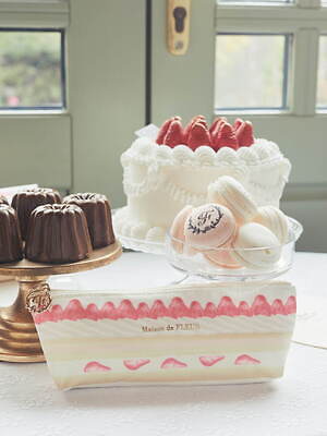 新品 メゾンドフルール ケーキ イチゴ ショルダーバッグ定価22000円