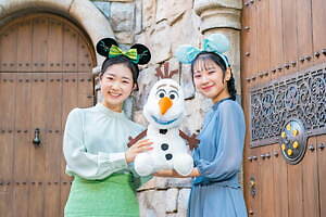 東京ディズニーシー『アナと雪の女王』の新エリアにちなんだグッズ