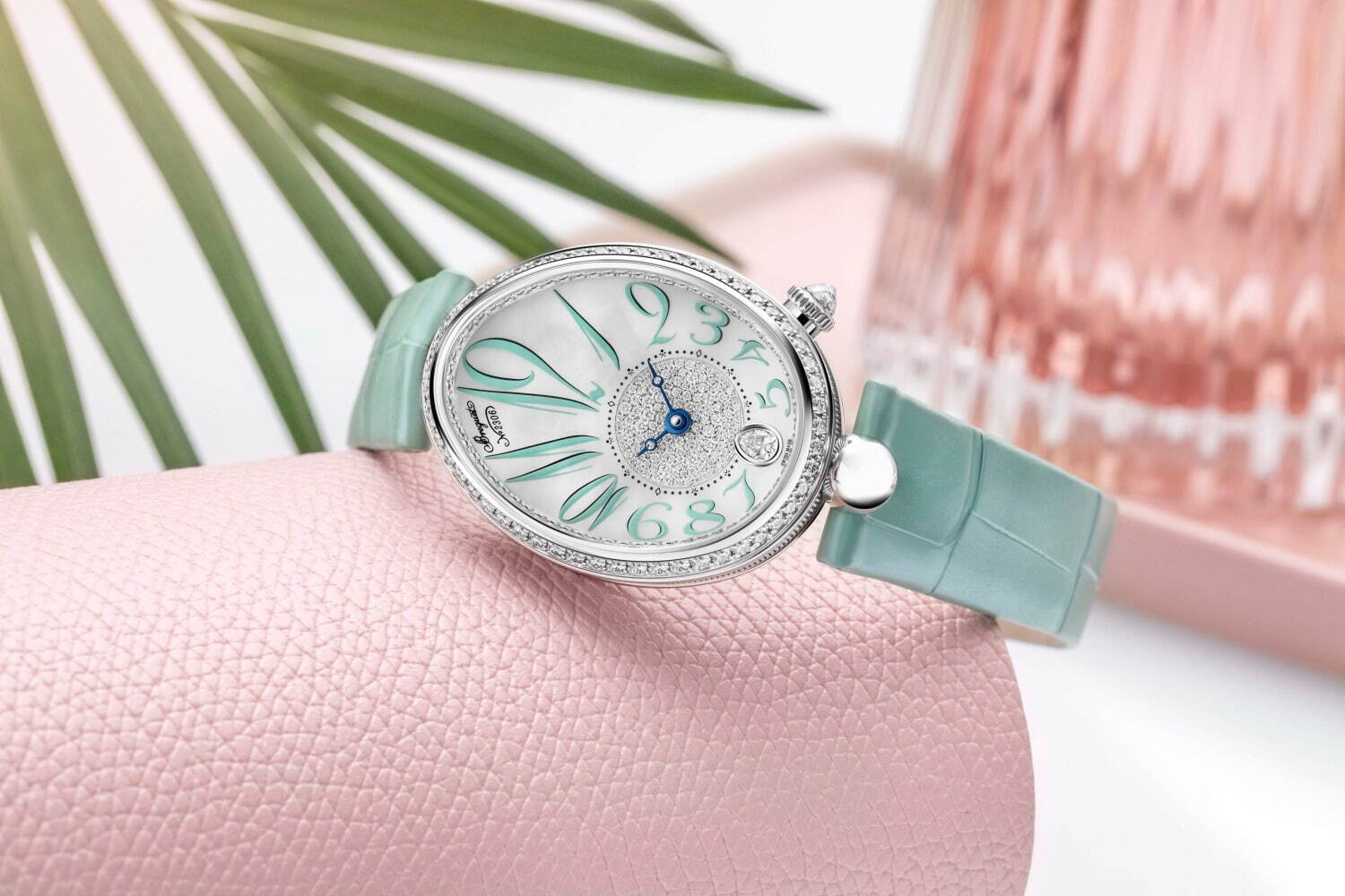 ブレゲのウィメンズ腕時計「クイーン・オブ・ネイプルズ」に新作ミントグリーン、煌めくダイヤモンドで - ファッションプレス
