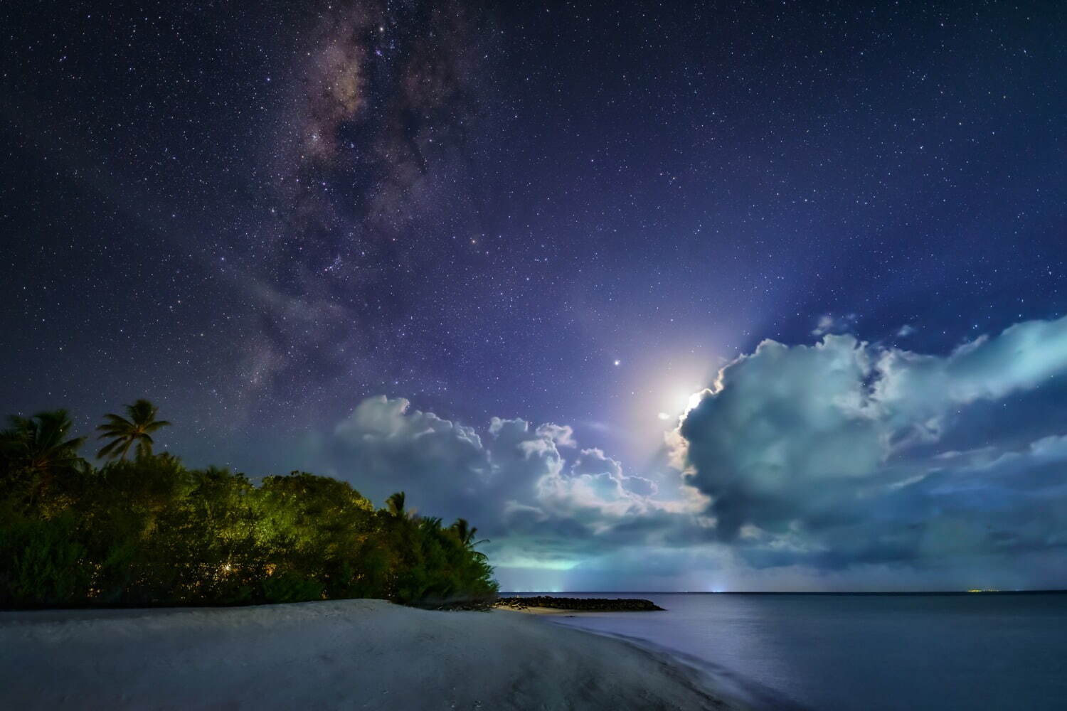 プラネタリアYOKOHAMA＆満天NAGOYA、水の惑星「地球」美しい星空＆水中映像をLEDドームで｜写真2