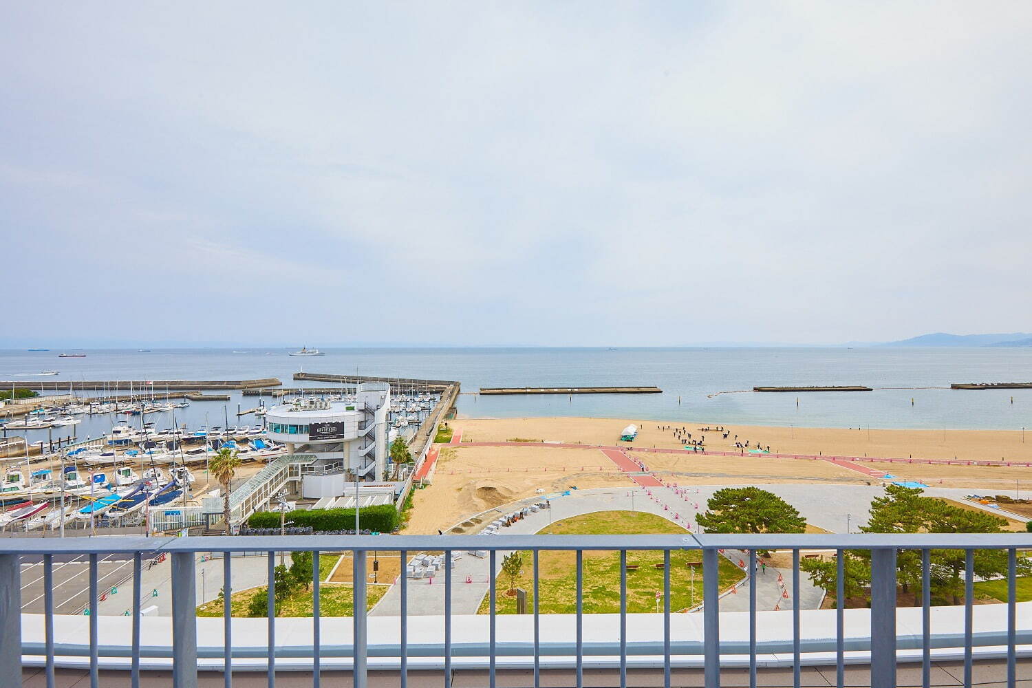 「神戸須磨シーワールドホテル」須磨海浜水族園跡地に、国内初“イルカとふれあう”プール常設＆水槽付客室｜写真106