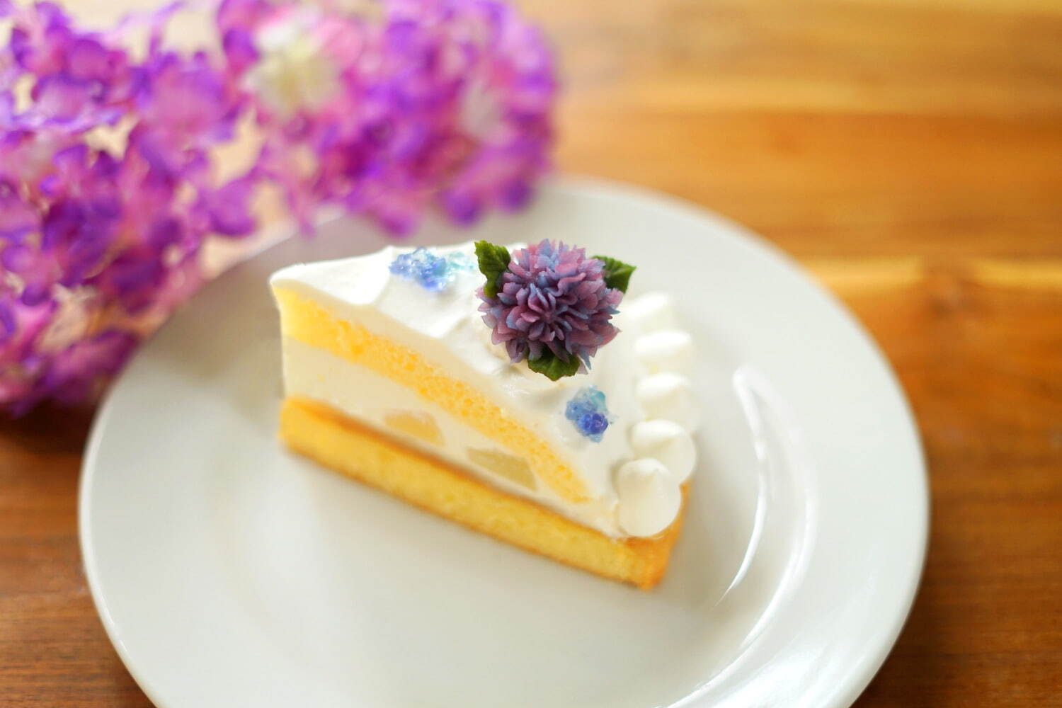 “紫陽花が咲く”グラデーションカラーのドリンク＆白桃ショートケーキタルト、サンデーブランチ下北沢で ｜写真5