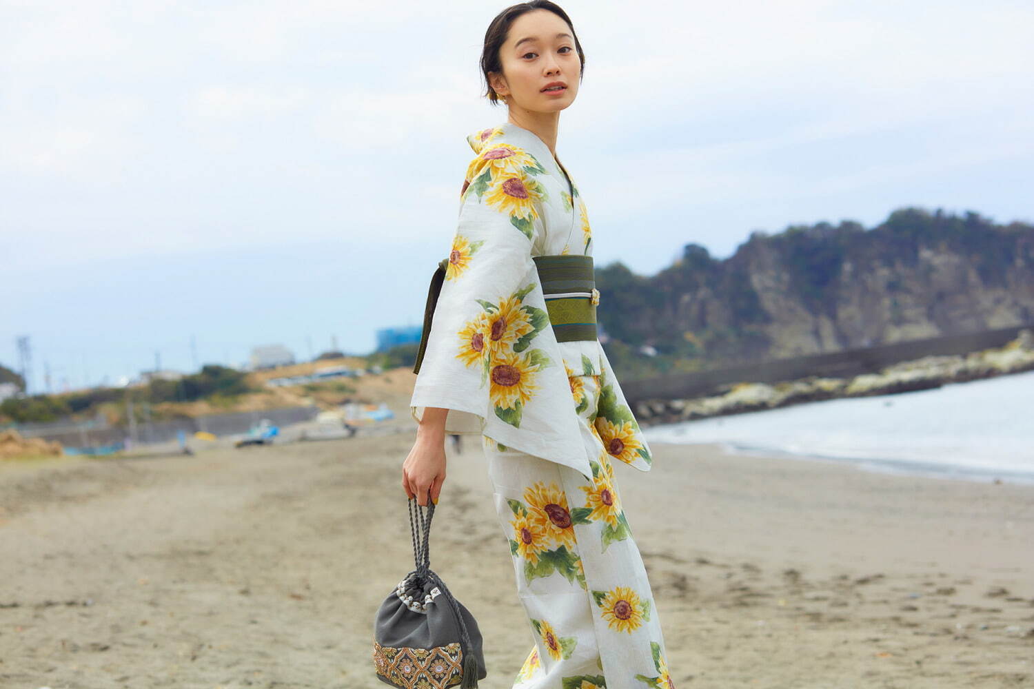 きものやまと2024年春夏ゆかた、線香花火や“祭りの賑わい”着想の提灯模様｜写真5