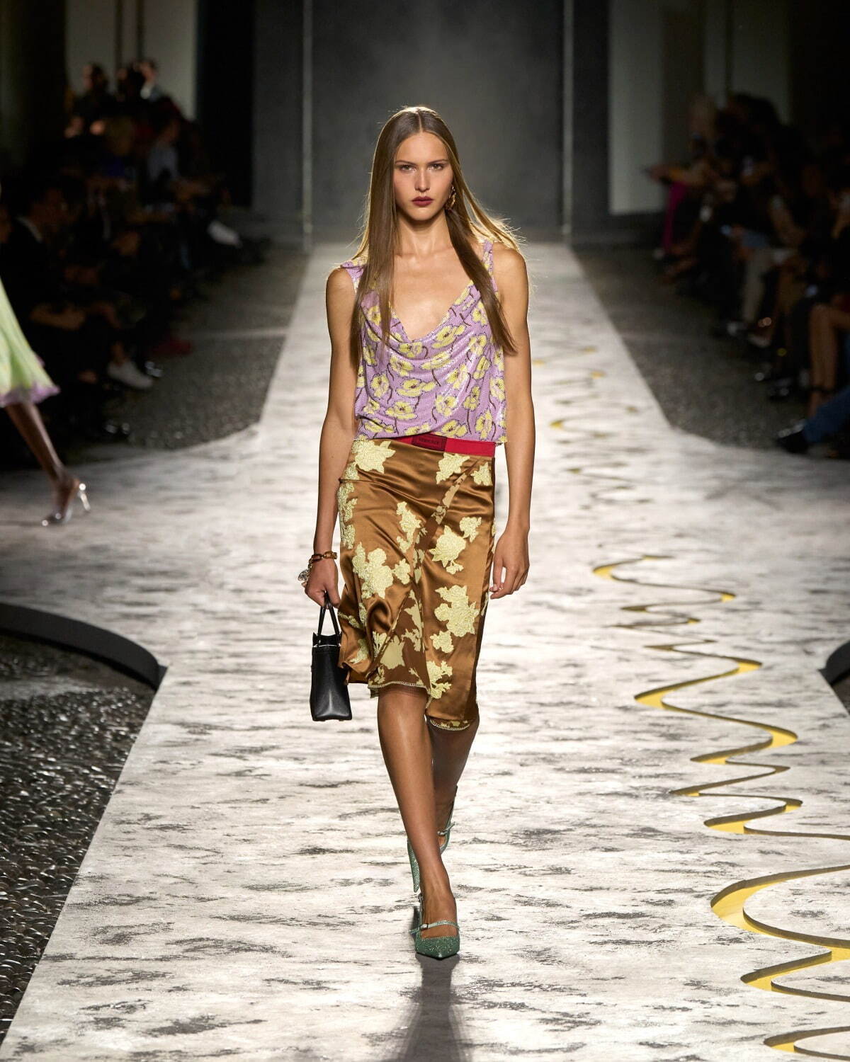 ヴェルサーチェ(VERSACE) 2025年春夏ウィメンズ&メンズコレクション  - 写真64