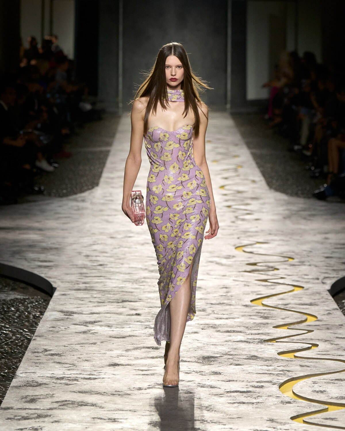 ヴェルサーチェ(VERSACE) 2025年春夏ウィメンズ&メンズコレクション  - 写真65