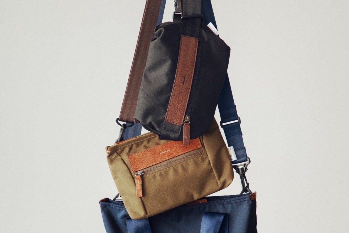 土屋鞄24年夏バッグ“軽量でコンパクト”な撥水性クロスボディ＆サコッシュ、新色ネイビーも - ファッションプレス
