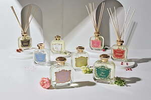 サンタ・マリア・ノヴェッラの新作ディフューザー、800年の歴史を物語る8種の香り