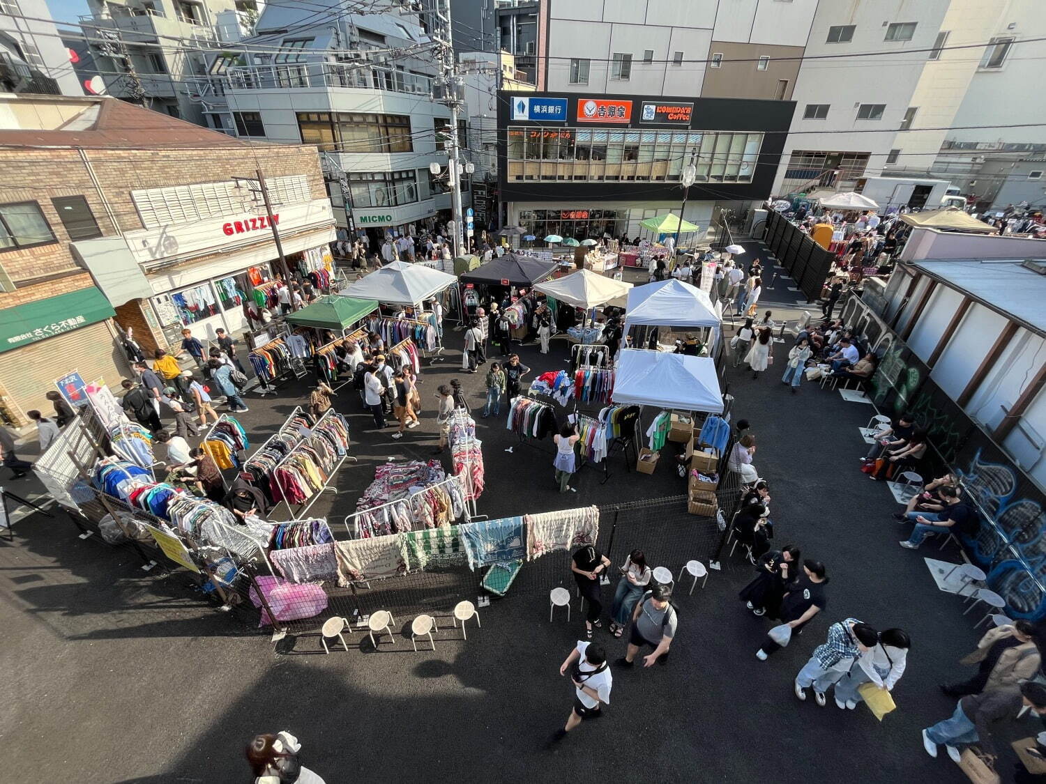 「下北沢古着マーケット＋」24年6月は“シャツ”をテーマに30店舗が出店、下北沢東口駅前広場で｜写真2