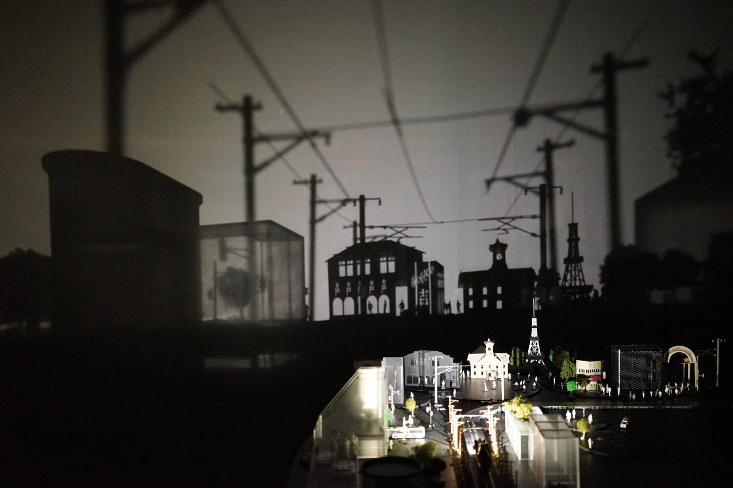 アートファクトリー「TASKO」の展覧会が茨城県近代美術館で、風力で動かす“風船”型装置など｜写真2