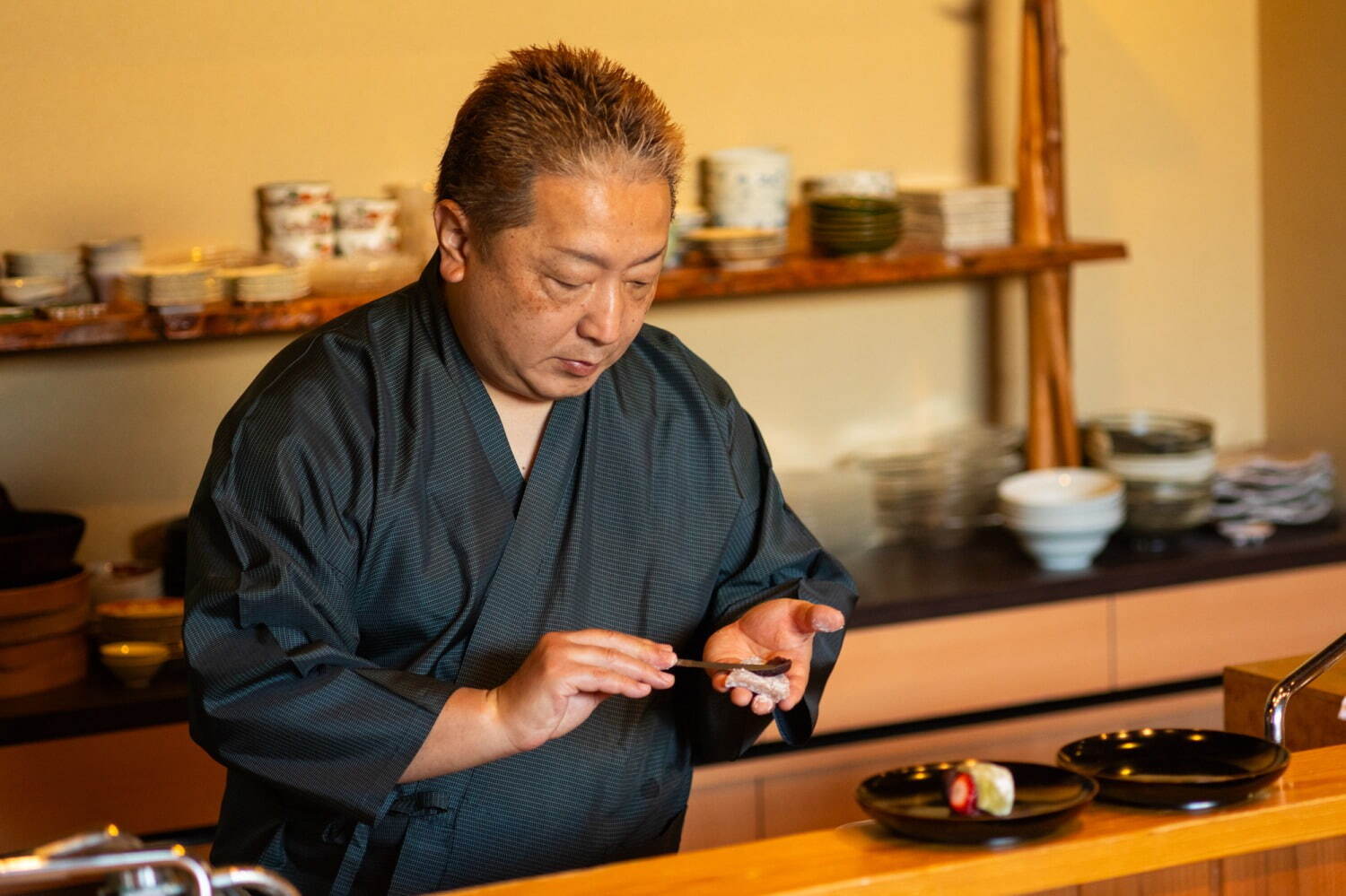 秋田の予約困難店「日本料理 たかむら」麻布台ヒルズに限定出店、求肥×あんこ×フルーツの銘菓・八衣など｜写真10