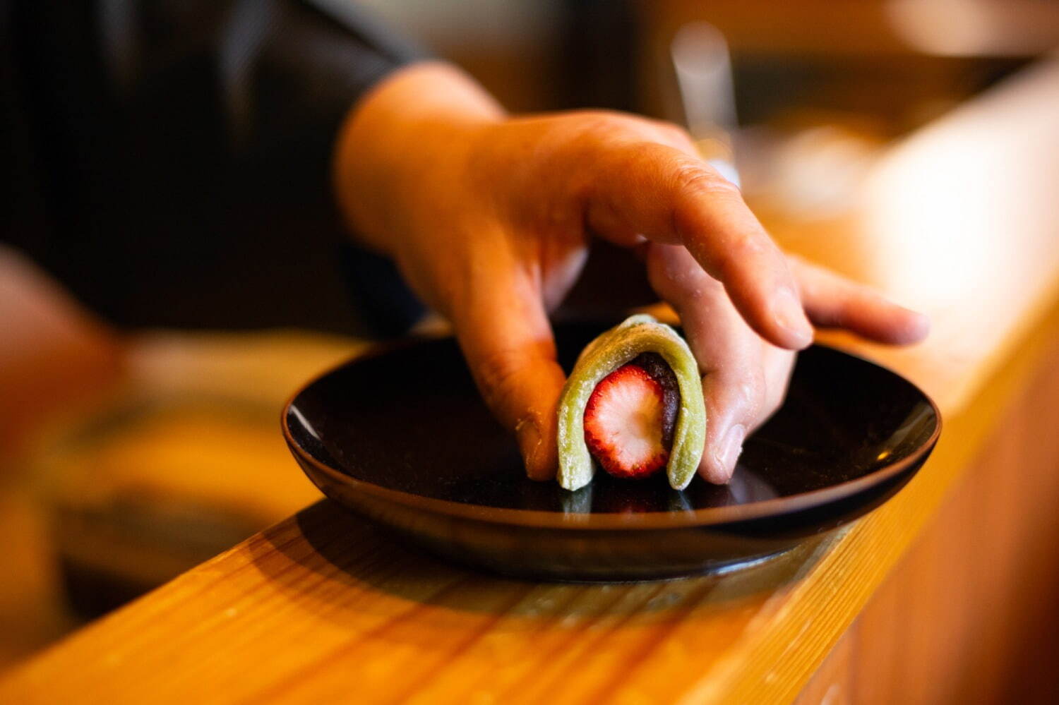 秋田の予約困難店「日本料理 たかむら」麻布台ヒルズに限定出店、求肥×あんこ×フルーツの銘菓・八衣など｜写真8