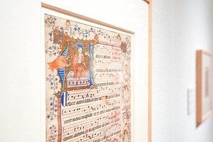 “交錯する文字と絵”中世写本の展覧会が国立西洋美術館で、ヨーロッパ彩飾写本の役割と華やかな装飾に迫る