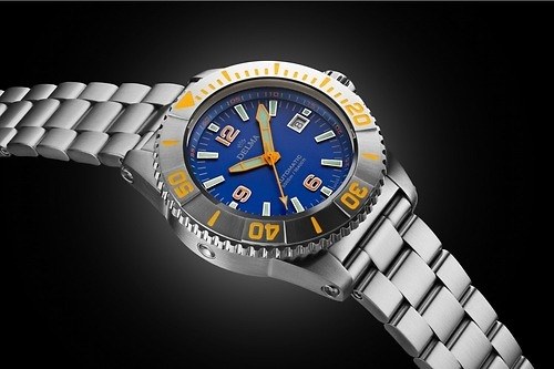 ダイバーズウォッチブランド「デルマ」“5,000m防水”の24年新作腕時計「ブルーシャークIV」