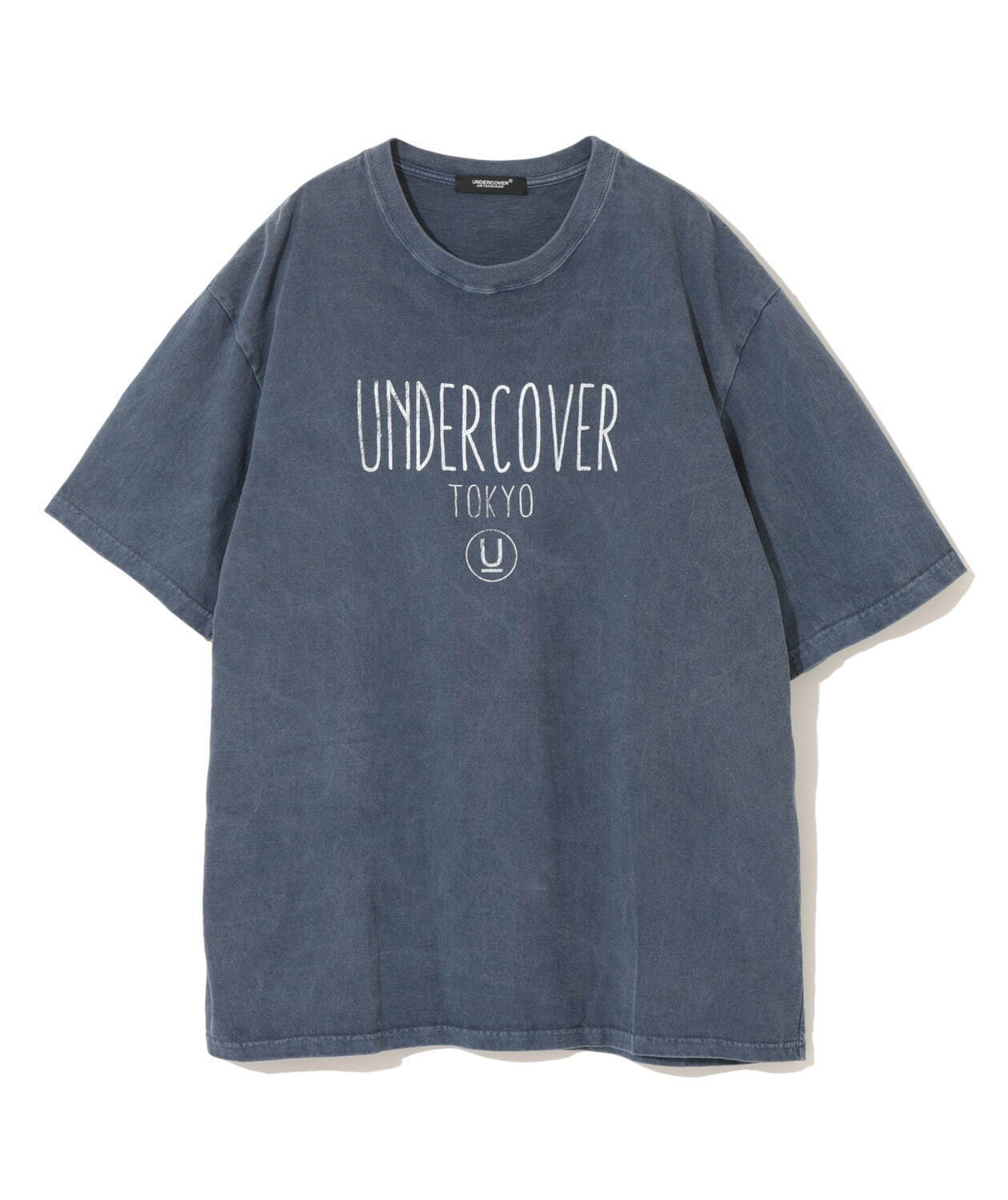 アンダーカバー 青山がリニューアル、ベア＆“U”ロゴTシャツやカラフルなナイロンバッグなど新作も - ファッションプレス