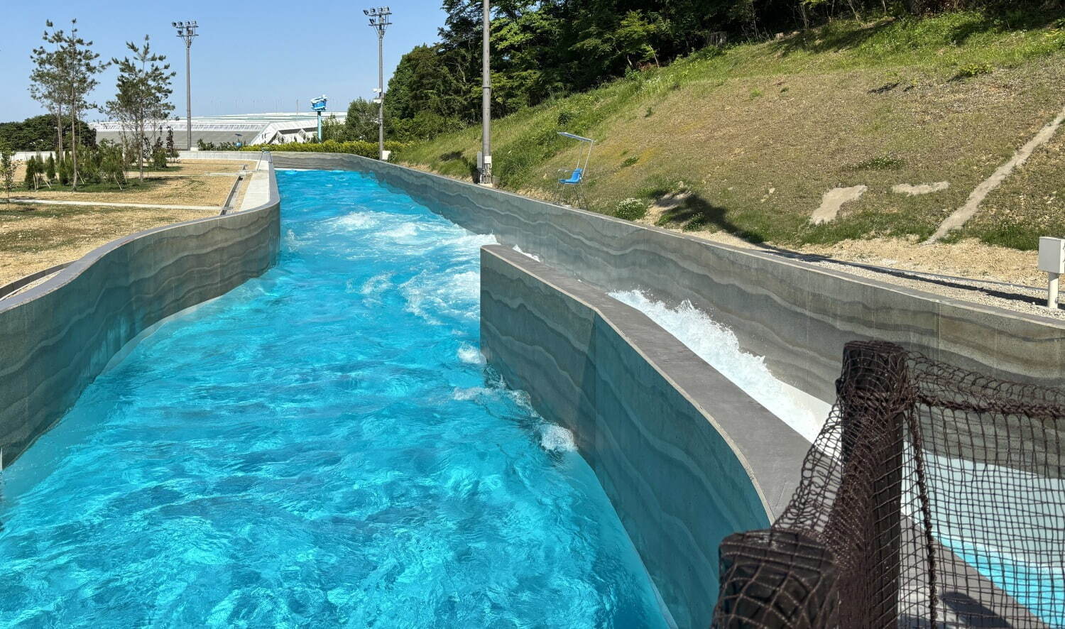 東京サマーランドの屋外プールが24年もオープン、“波×流れるプール”の新「モンスターストリーム」も｜写真2