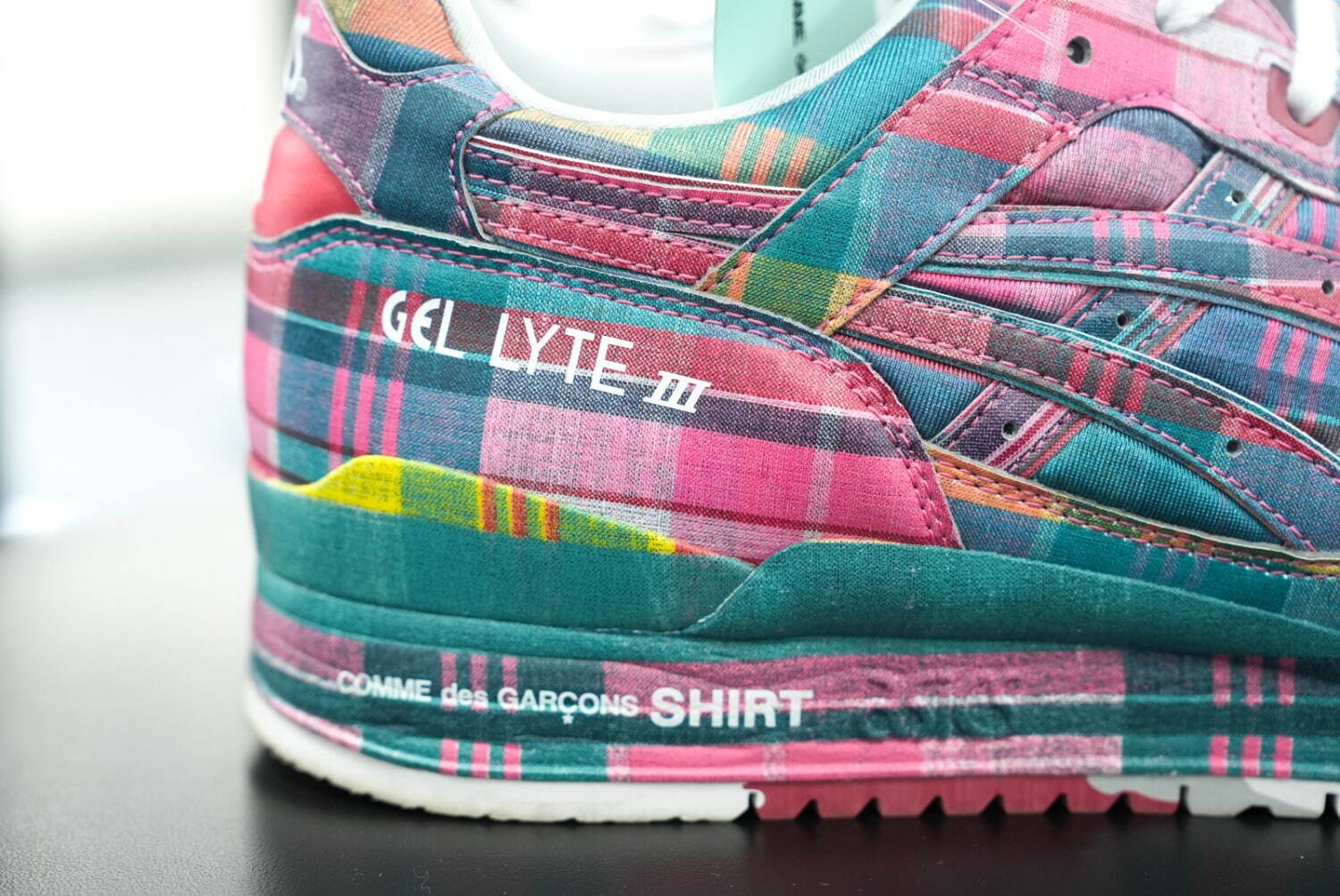 コム デ ギャルソン・シャツ(COMME des GARÇONS SHIRT), アシックス(ASICS) ゲルライト スリー｜写真5