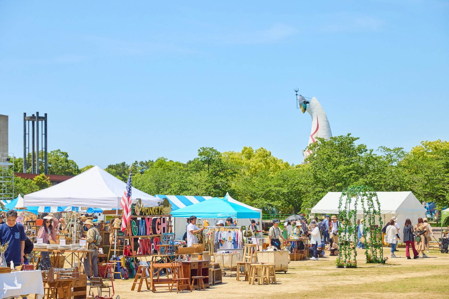 大阪・万博記念公園で「万博蚤の市」アンティーク＆ヴィンテージショップ100店以上が集結｜写真4