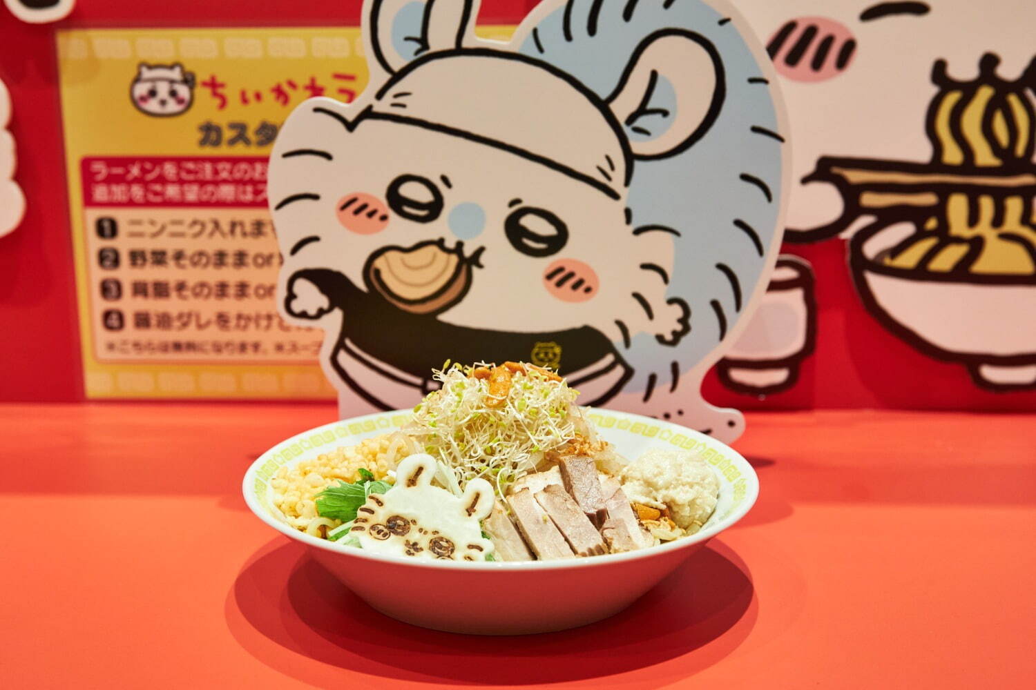 「ちいかわラーメン 豚」渋谷パルコに限定オープン、ハチワレ・うさぎのラーメン＆モモンガの冷やし中華も｜写真5