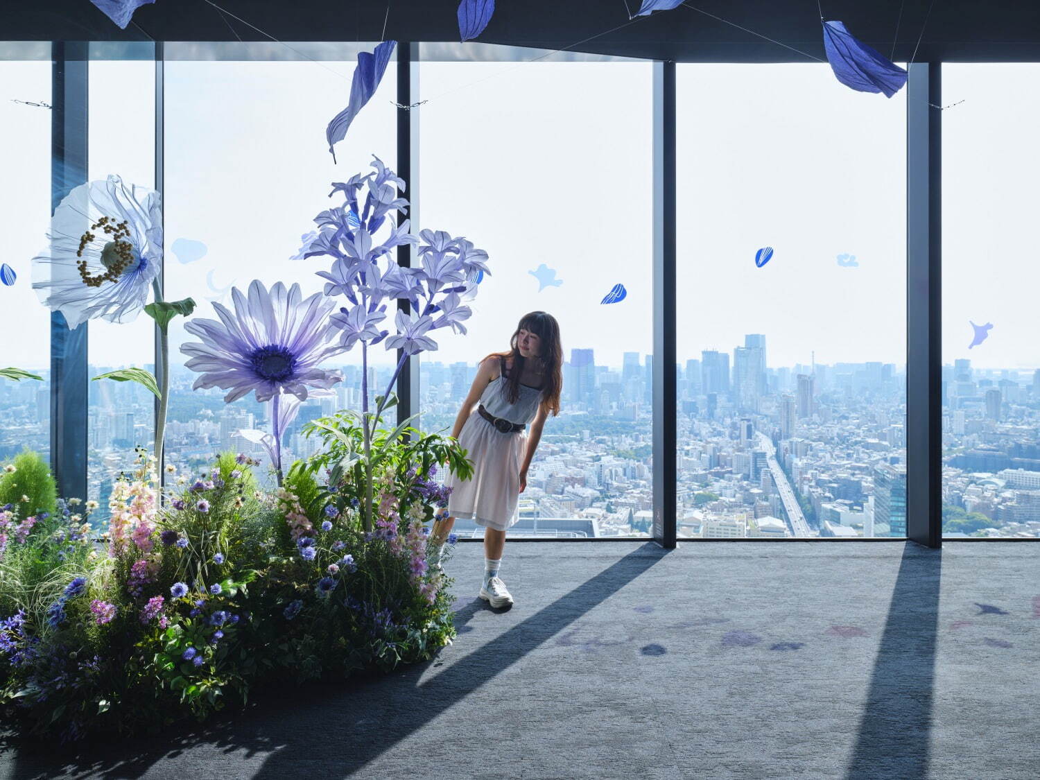 渋谷スカイの夏イベント“花々の散歩道”が渋谷上空229mに、バラ香るフラワードリンクも｜写真13