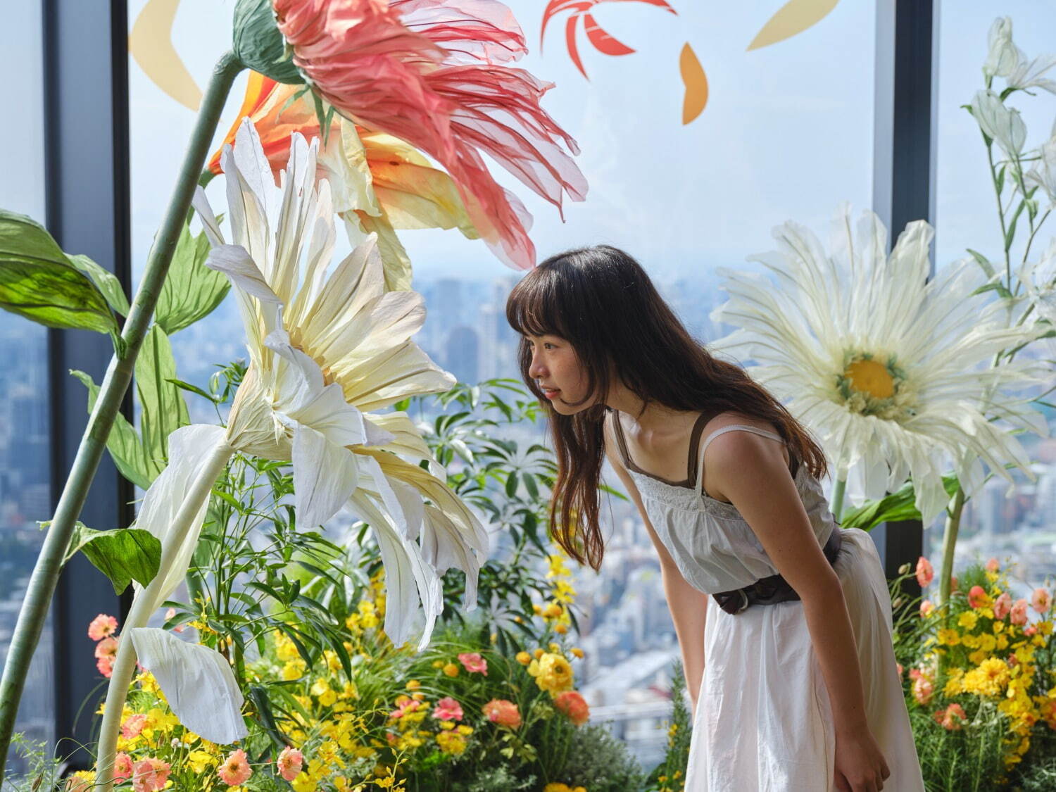 渋谷スカイの夏イベント“花々の散歩道”が渋谷上空229mに、バラ香るフラワードリンクも｜写真8